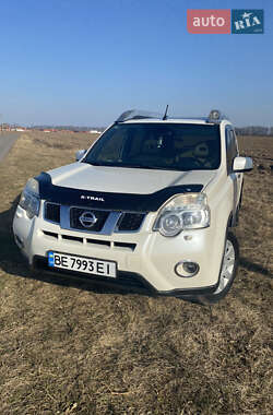 Позашляховик / Кросовер Nissan X-Trail 2012 в 