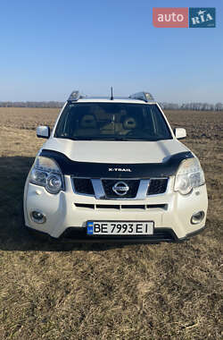 Позашляховик / Кросовер Nissan X-Trail 2012 в 