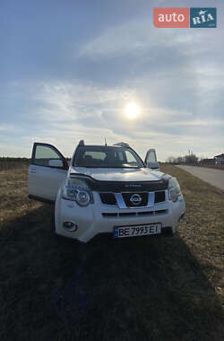 Позашляховик / Кросовер Nissan X-Trail 2012 в 