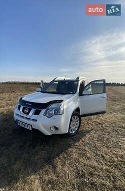 Позашляховик / Кросовер Nissan X-Trail 2012 в 