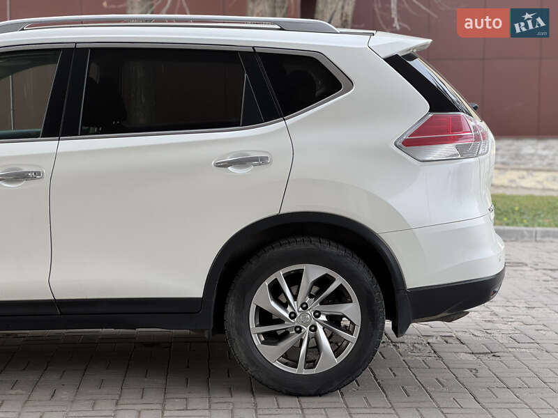 Позашляховик / Кросовер Nissan X-Trail 2017 в Дніпрі