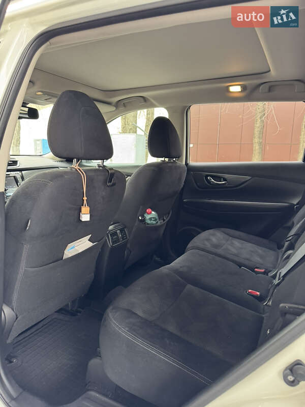 Позашляховик / Кросовер Nissan X-Trail 2017 в Дніпрі