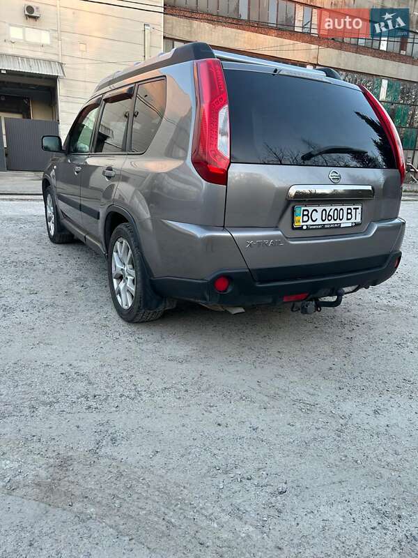 Позашляховик / Кросовер Nissan X-Trail 2010 в Львові