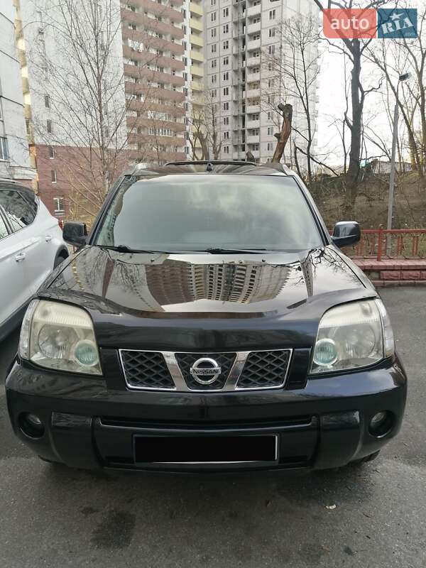Внедорожник / Кроссовер Nissan X-Trail 2005 в 