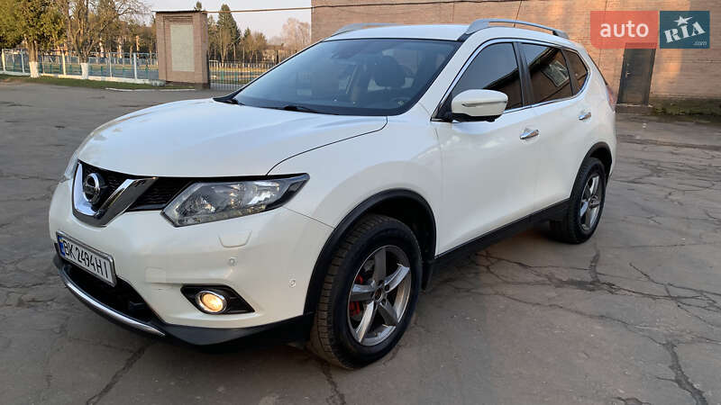 Внедорожник / Кроссовер Nissan X-Trail 2016 в Ровно