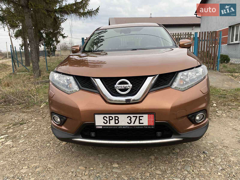 Внедорожник / Кроссовер Nissan X-Trail 2016 в Калуше