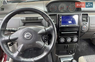 Внедорожник / Кроссовер Nissan X-Trail 2003 в 