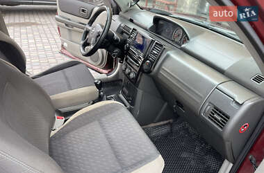 Внедорожник / Кроссовер Nissan X-Trail 2003 в 