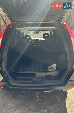 Внедорожник / Кроссовер Nissan X-Trail 2010 в 