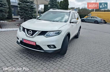 Внедорожник / Кроссовер Nissan X-Trail 2015 в 