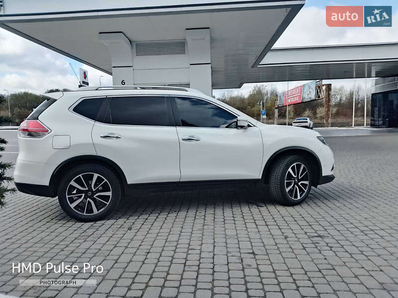 Внедорожник / Кроссовер Nissan X-Trail 2015 в 