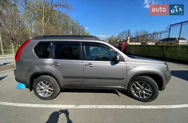 Внедорожник / Кроссовер Nissan X-Trail 2011 в 