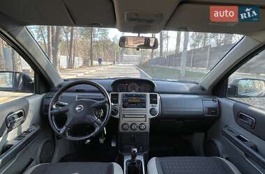 Позашляховик / Кросовер Nissan X-Trail 2006 в 
