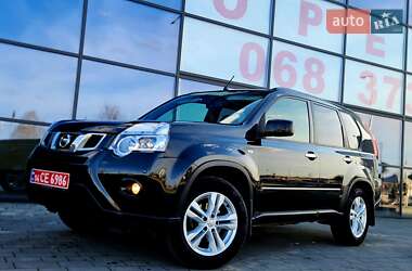 Позашляховик / Кросовер Nissan X-Trail 2012 в 