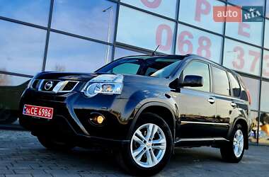 Позашляховик / Кросовер Nissan X-Trail 2012 в 