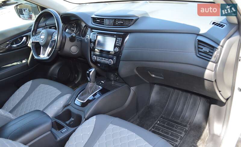 Внедорожник / Кроссовер Nissan X-Trail 2017 в Одессе
