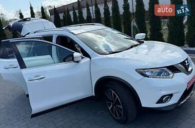 Внедорожник / Кроссовер Nissan X-Trail 2016 в 