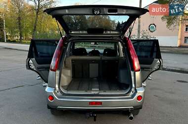 Внедорожник / Кроссовер Nissan X-Trail 2005 в 