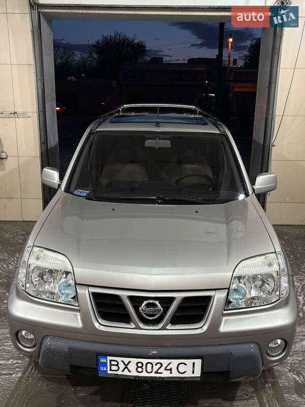 Позашляховик / Кросовер Nissan X-Trail 2003 в 