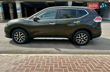 Внедорожник / Кроссовер Nissan X-Trail 2014 в 
