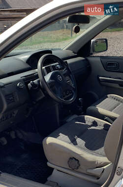 Внедорожник / Кроссовер Nissan X-Trail 2004 в 