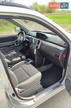 Внедорожник / Кроссовер Nissan X-Trail 2004 в 