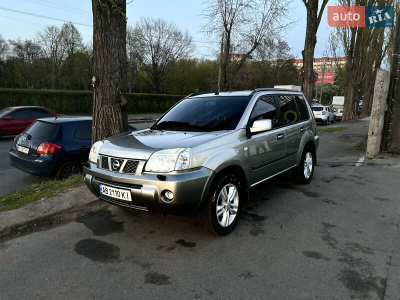 Внедорожник / Кроссовер Nissan X-Trail 2005 в 