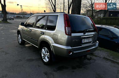 Внедорожник / Кроссовер Nissan X-Trail 2005 в 