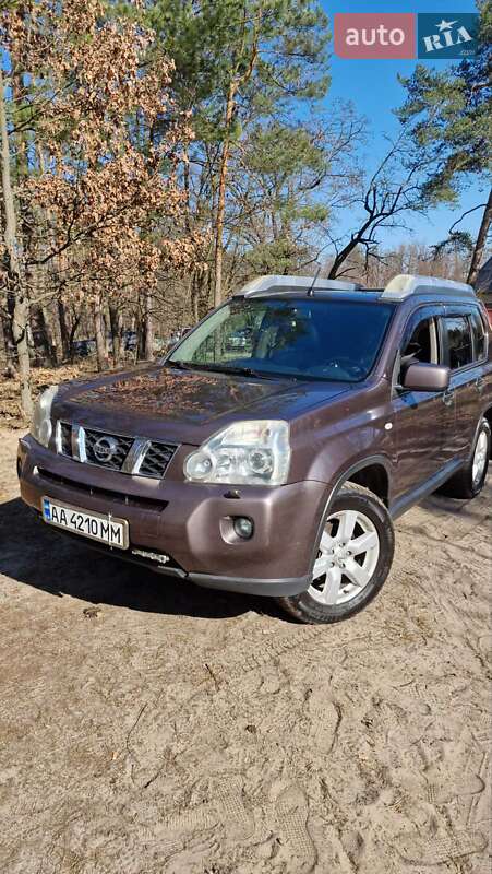 Позашляховик / Кросовер Nissan X-Trail 2007 в 