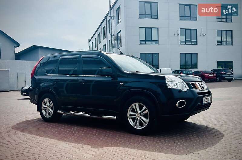 Внедорожник / Кроссовер Nissan X-Trail 2011 в 