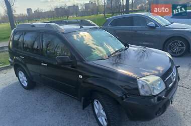 Позашляховик / Кросовер Nissan X-Trail 2005 в 