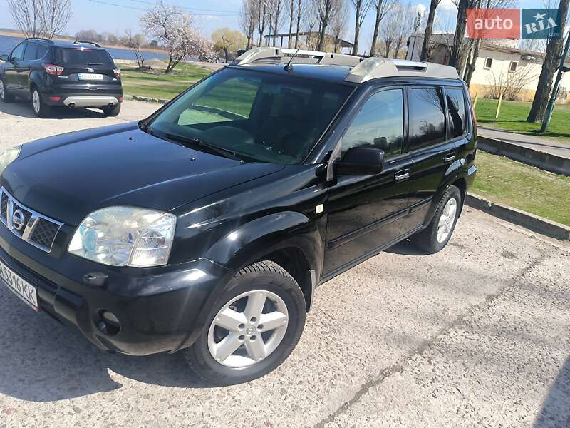 Позашляховик / Кросовер Nissan X-Trail 2005 в 