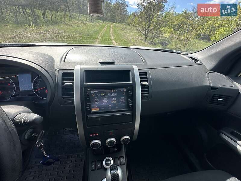 Позашляховик / Кросовер Nissan X-Trail 2013 в Києві