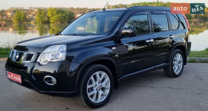 Позашляховик / Кросовер Nissan X-Trail 2012 в 