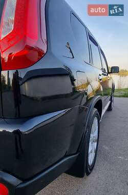 Позашляховик / Кросовер Nissan X-Trail 2012 в 