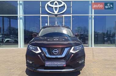 Внедорожник / Кроссовер Nissan X-Trail 2017 в 