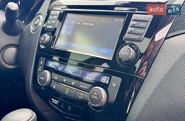 Внедорожник / Кроссовер Nissan X-Trail 2014 в 