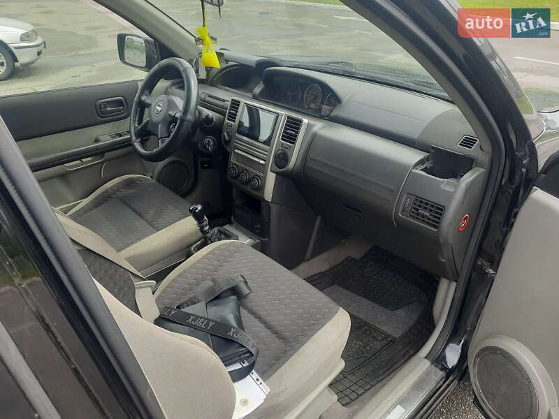 Внедорожник / Кроссовер Nissan X-Trail 2004 в Харькове