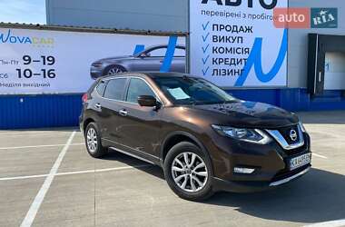 Внедорожник / Кроссовер Nissan X-Trail 2018 в 