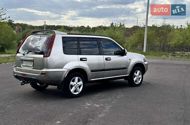 Внедорожник / Кроссовер Nissan X-Trail 2003 в 
