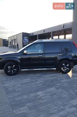 Позашляховик / Кросовер Nissan X-Trail 2005 в 