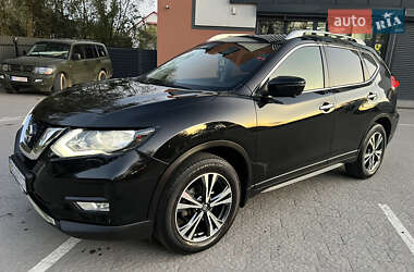 Внедорожник / Кроссовер Nissan X-Trail 2017 в 