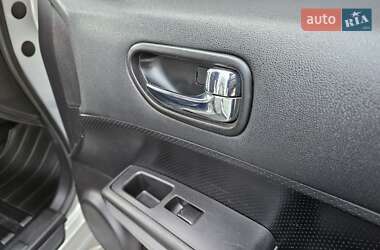 Позашляховик / Кросовер Nissan X-Trail 2010 в 