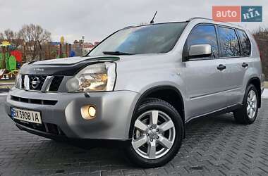 Позашляховик / Кросовер Nissan X-Trail 2010 в 