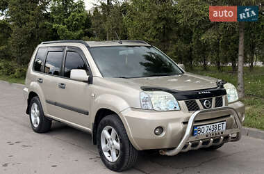 Позашляховик / Кросовер Nissan X-Trail 2006 в 