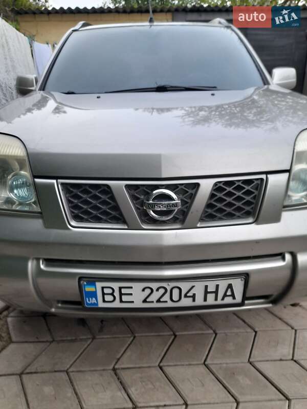 Позашляховик / Кросовер Nissan X-Trail 2004 в 