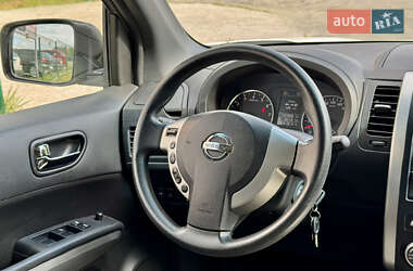 Внедорожник / Кроссовер Nissan X-Trail 2013 в 