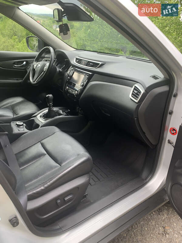 Позашляховик / Кросовер Nissan X-Trail 2016 в Болехові