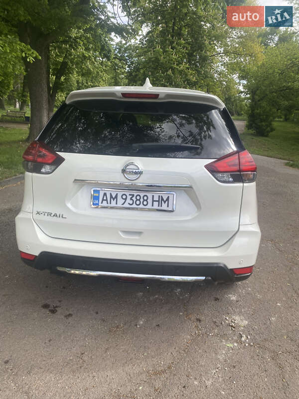 Позашляховик / Кросовер Nissan X-Trail 2017 в Коростишеві