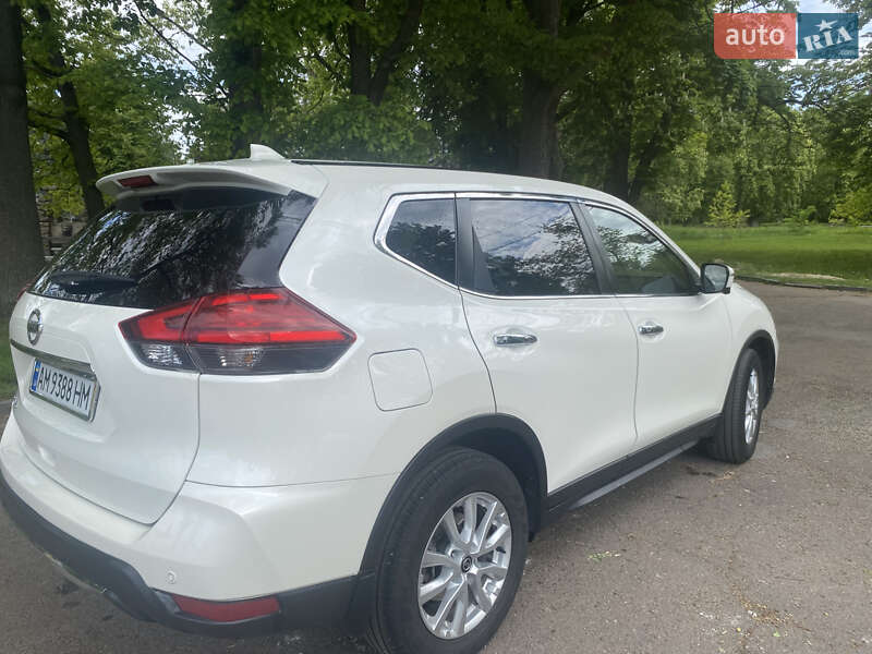 Позашляховик / Кросовер Nissan X-Trail 2017 в Коростишеві